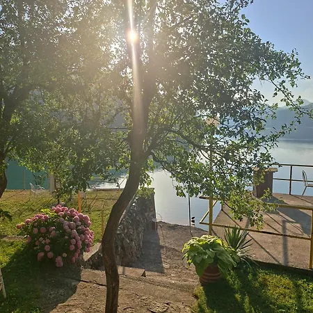 999 Jablanicko Jezero 게스트하우스 *