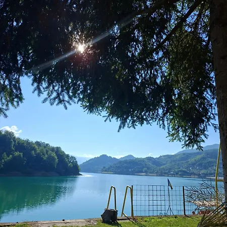999 Jablanicko Jezero 게스트하우스 *