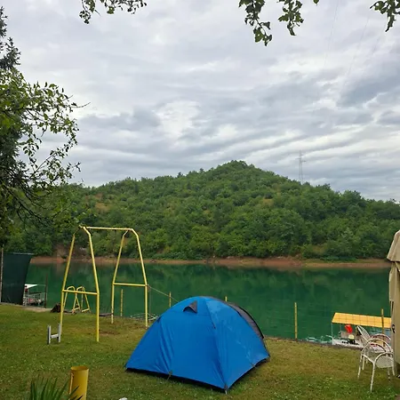 999 Jablanicko Jezero 게스트하우스 *